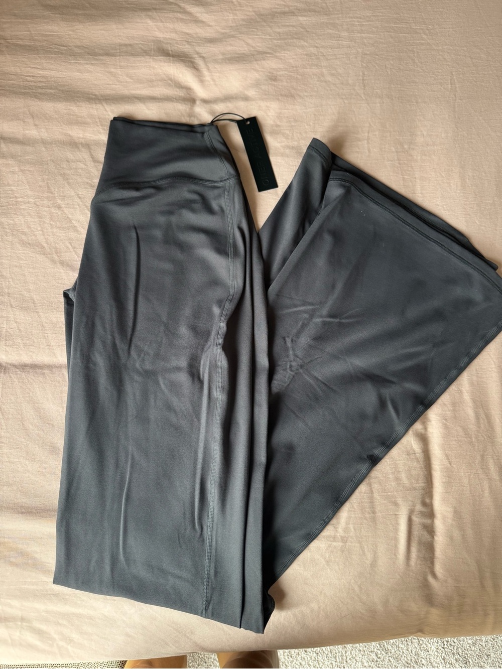 Oner Active Wide-Leg High-Rise Leggings - Charcoal